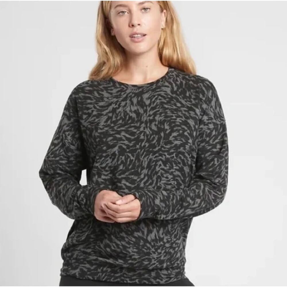 Athleta Womens XS Studio to street Black Lynx pullover yoga‎ pilates